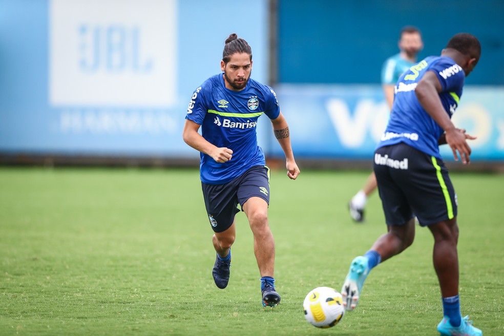 Benítez em treino do Grêmio — Foto: Lucas Uebel/Divulgação Grêmio