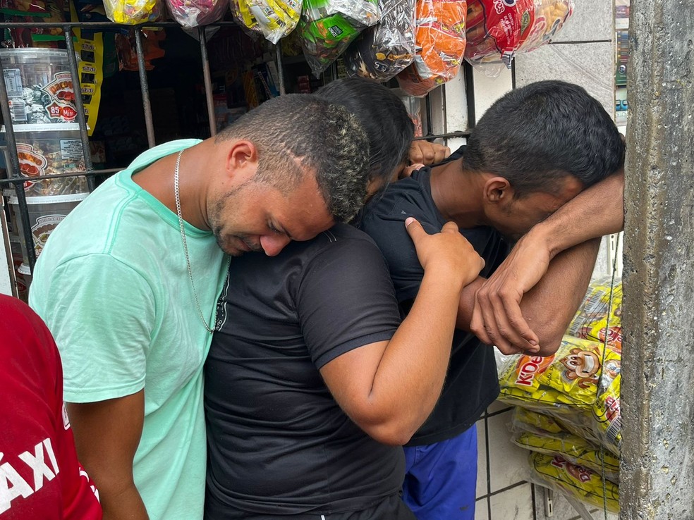 Três pessoas morrem após sofrer choque elétrico em fio em rua de comunidade  em Jaboatão dos Guararapes | Pernambuco | G1