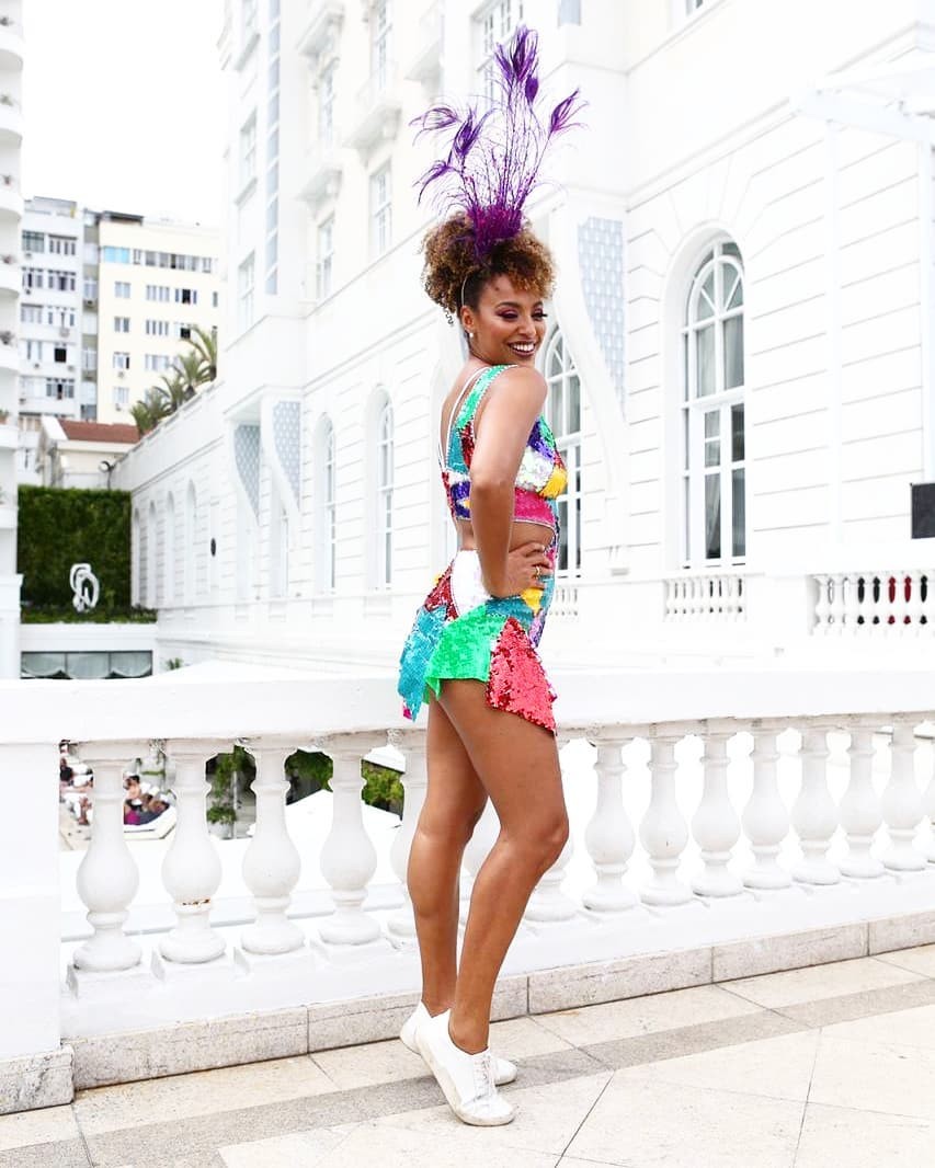 Sheron Menezzes com look de carnaval (Foto: Instagram)