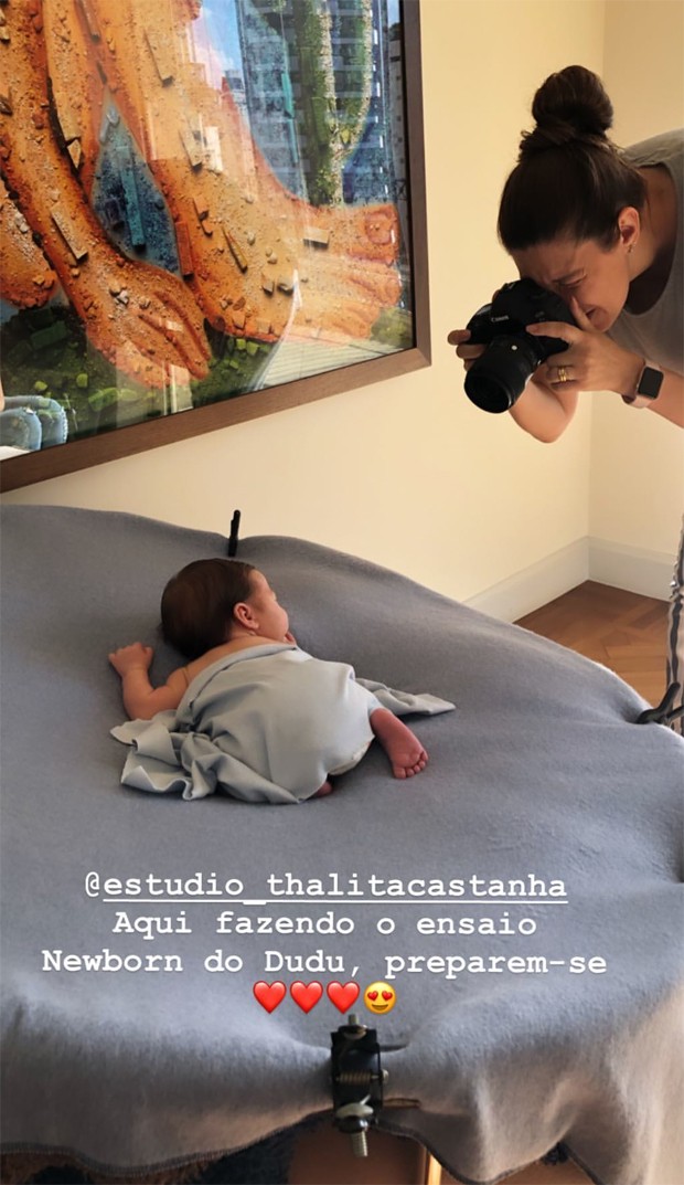 Luma Costa faz ensaio newborn com o pequeno Eduardo (Foto: Reprodução / Instagram)