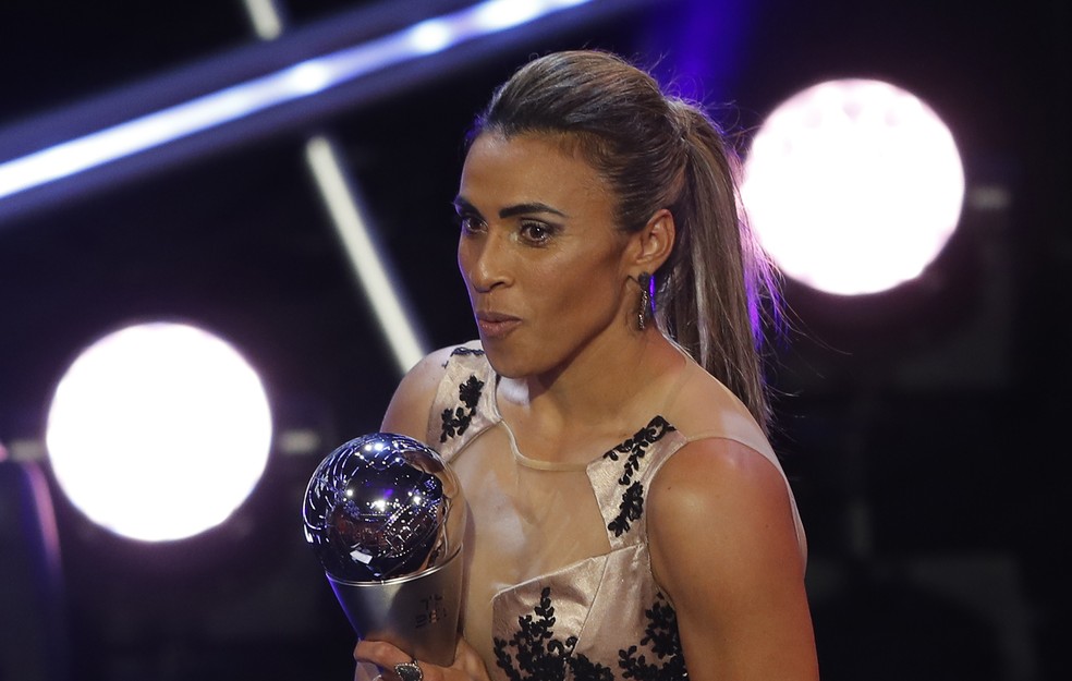 Marta, melhor jogadora do mundo — Foto: ASSOCIATED PRESS