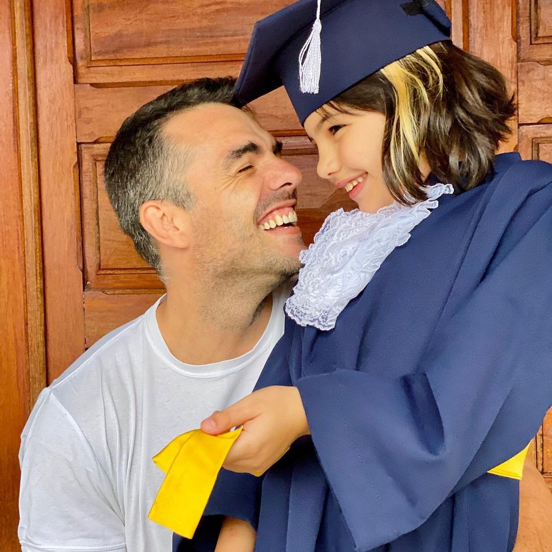 Mariana Felicio e Daniel Saulo celebram formatura de filha (Foto: Reprodução/Instagram)