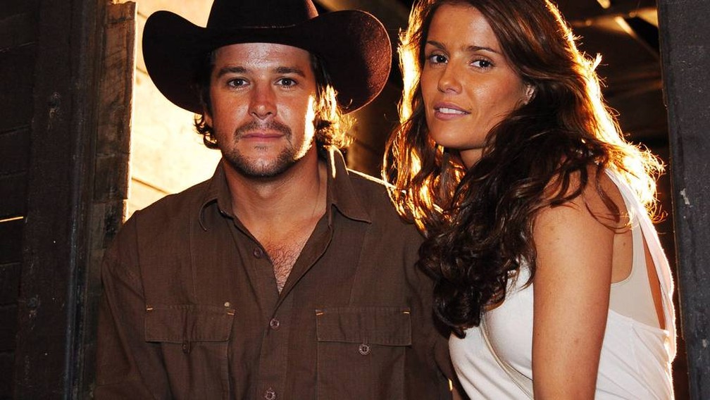 Murilo Benicio e Deborah Secco nos bastidores da novela América, da TV Globo, em 2005 (Foto: Divulgação/TV Globo)