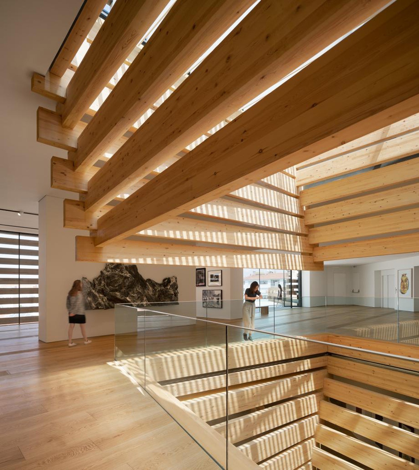 Museu na Turquia assinado por Kengo Kuma & Associates inaugura com estrutura de blocos de madeira (Foto: NAARO/Divulgação)