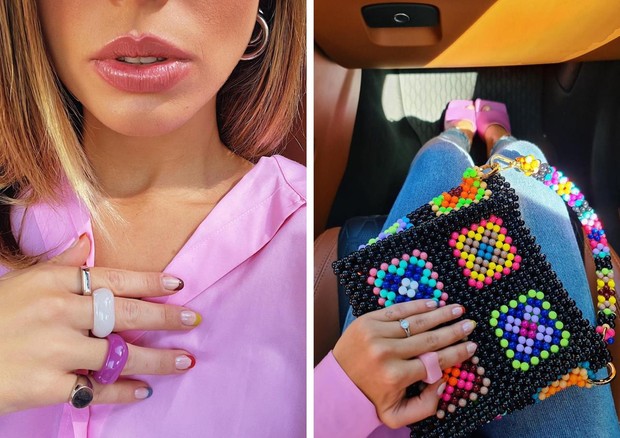 Nail art combinando com acessórios coloridos foram a escolha (acertada) de Giovanna Lancellotti para o look do dia (Foto: Reprodução/Instagram)