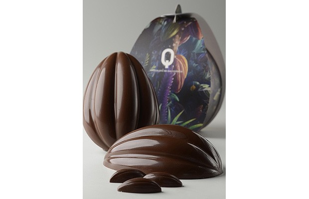 Esse ovo da Chocolate Q (chocolateq.com) tem o formato do cacau. Original, não? O percentual médio do fruto no doce é de 55%. R$ 99 | 300 gramas (Foto: Divulgação)