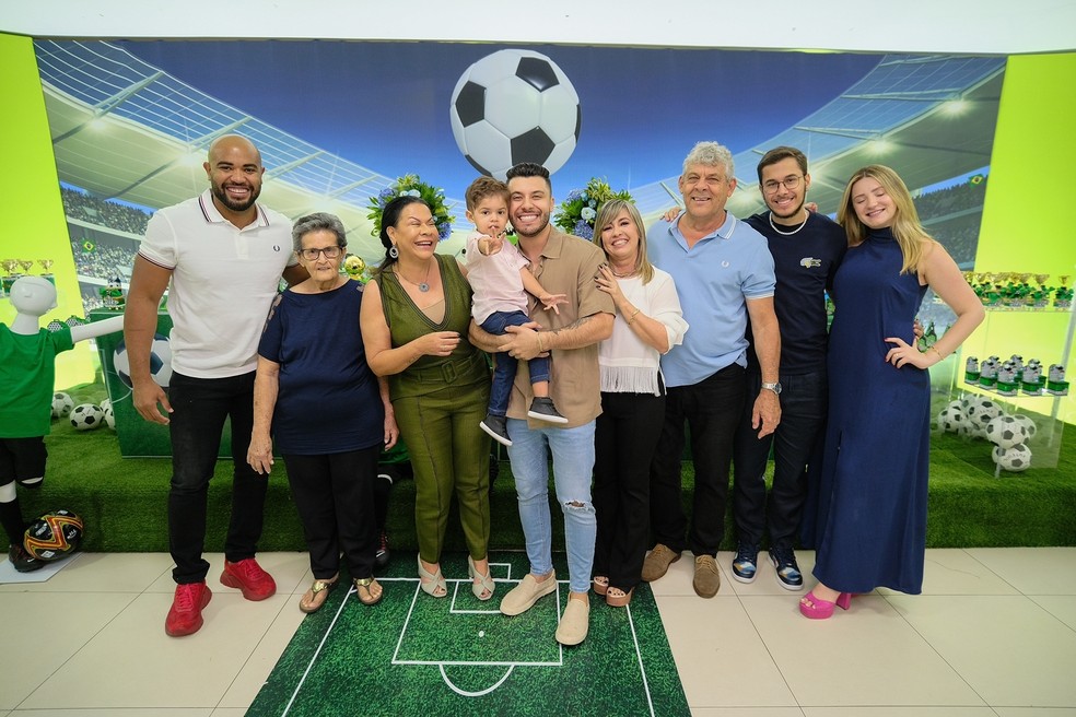 Família de Marília Mendonça e Murilo Huff (Reprodução/ Fernando Gonçalves))