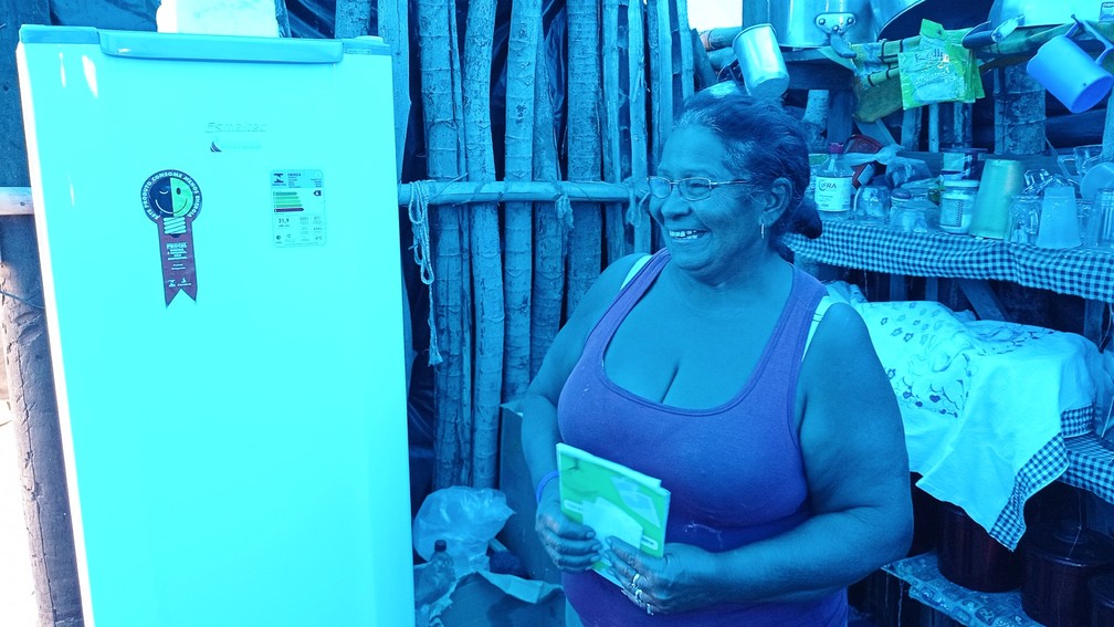 Ribeirinha Enaurina da Silva Rodrigues fala com muita alegria da chegada da energia no Pantanal do Paiaguás, em MS — Foto: Anderson Viegas/G1 MS
