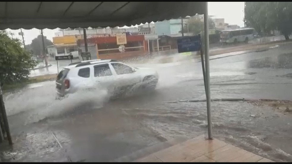 Rua alagada no P Norte, em Ceilândia (DF) — Foto: Arquivo pessoal