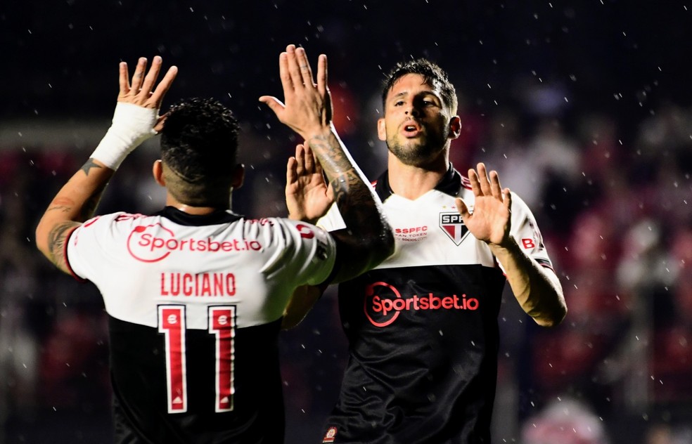 Análise: São Paulo busca reconciliação com torcida após vitória que faz time colar no G-8
