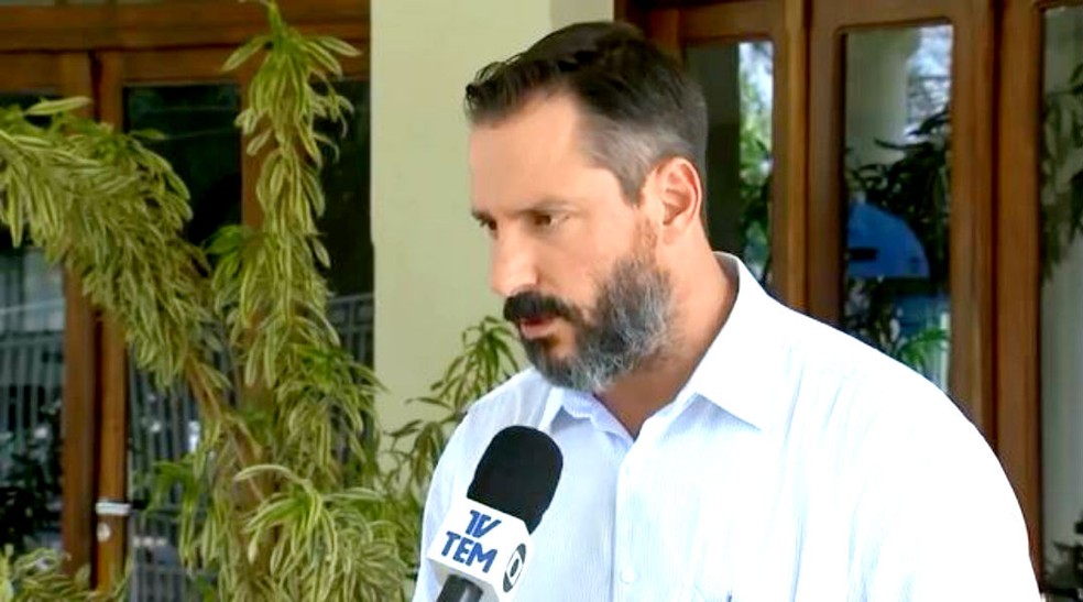 Secretário de Saúde José Eduardo Fogolin diz que prefeitura vai avaliar com a comunidade se a mudança é definitiva (Foto: TV TEM/Reprodução)