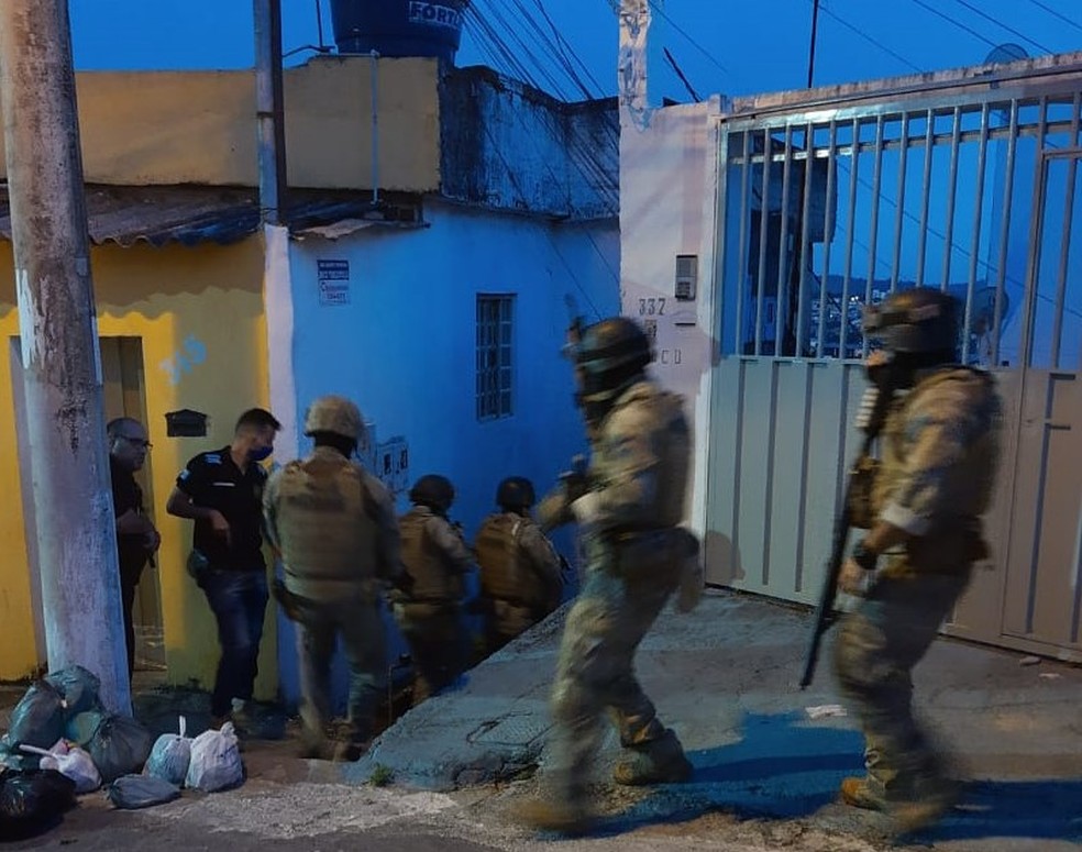 Jovem foi detido na casa dele em Betim, no Bairro Jardim Teres&oacute;polis &mdash; Foto: Pol&iacute;cia Civil/Divulga&ccedil;&atilde;o
