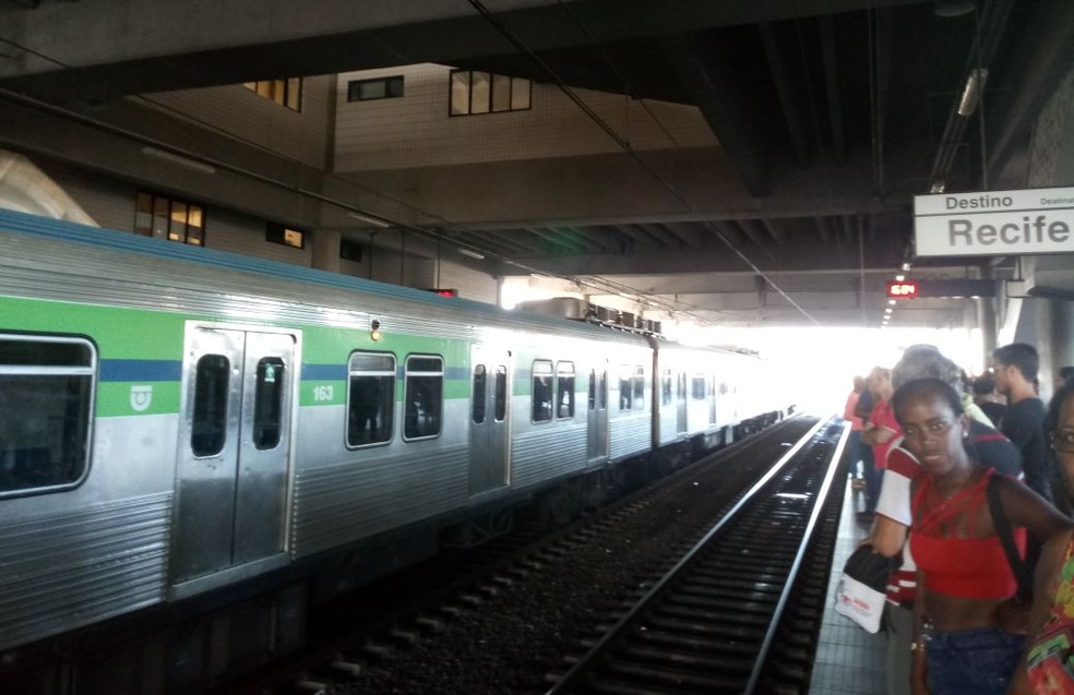Apagão afetou operação do metrô do Recife (Foto: Reprodução/WhatsApp)