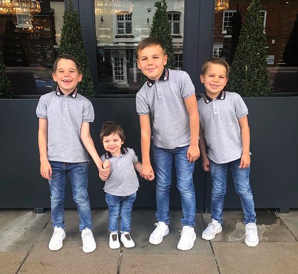 Os quatro filhos da modelo britânica Danielle Lloyd  (Foto: Instagram)