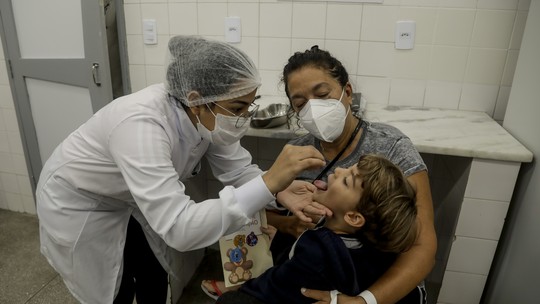 Vacina É Saúde: novo episódio do podcast trata da proteção contra a pólio, em baixa no país