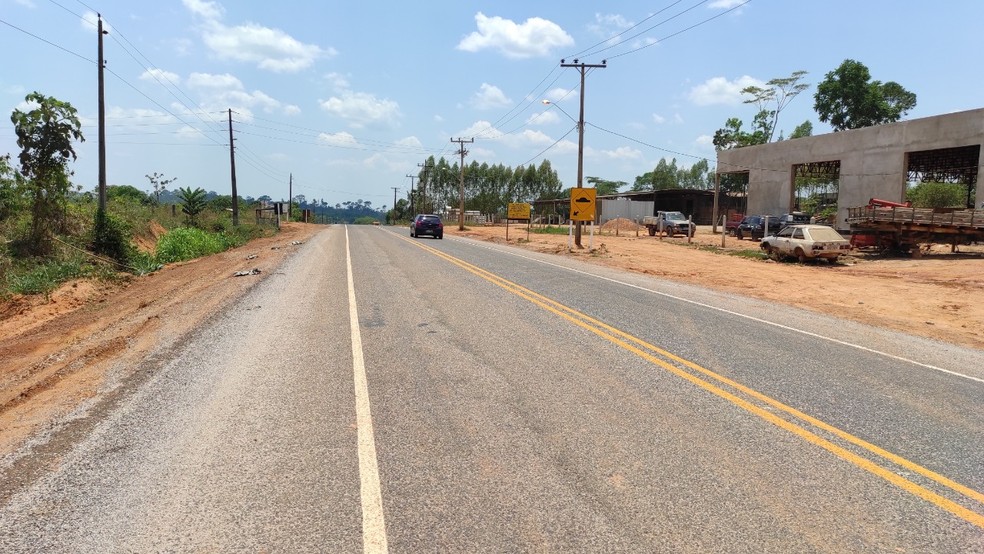 Acidente aconteceu na BR-317, em Epitaciolândia, na noite dessa sexta-feira (9) — Foto: Alexandre Lima/Arquivo pessoal
