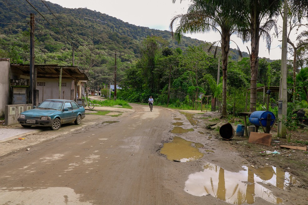Rua Del Rey é reflexo das condições do bairro Sesmaria (Foto: Danilo Sardinha/GloboEsporte.com)