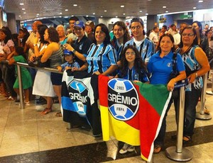 grêmio chegada recife náutico brasileirão aeroporto torcida (Foto: Vitor Rodiguez/Grêmio FBPA)