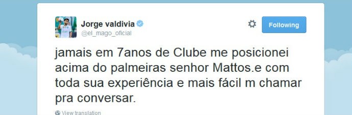 Valdivia reclama do diretor de futebol Alexandre Mattos no Twitter (Foto: reprodução / Twitter)