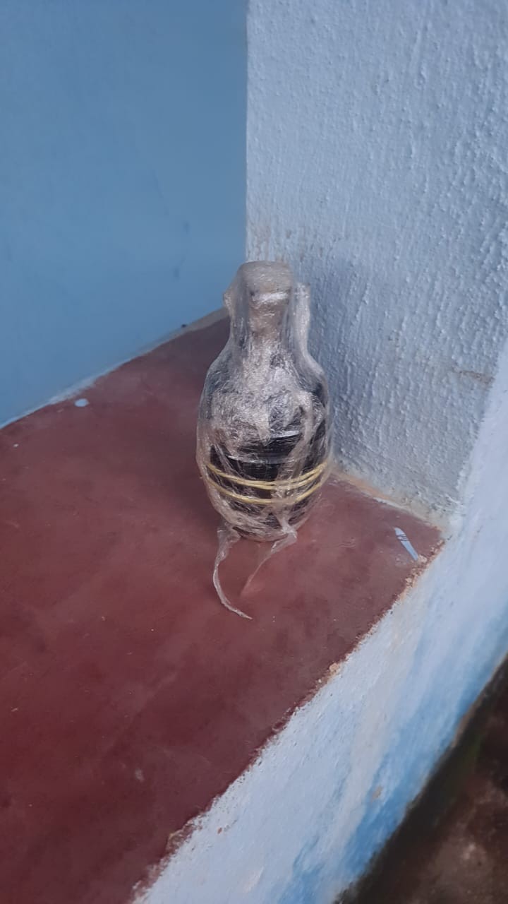 Polícia encontra granada em mochila dentro de casa em Aracoiaba, no Ceará; quatro homens são presos
