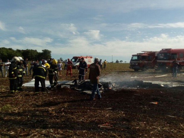 Avião cai em Jataí, em Goiás (Foto: goiás,)
