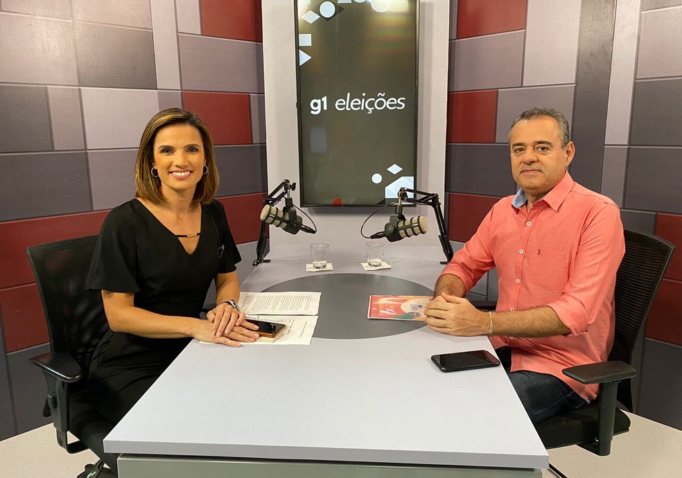 Clarissa Góes e Danilo Cabral (PSB) durante entrevista ao g1  — Foto: Pedro Alves/g1