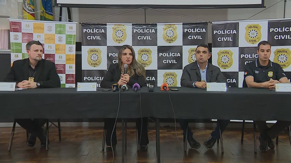 Coletiva de imprensa realizada pela Polícia Civil nesta terça-feira (8) — Foto: Reprodução/RBS TV
