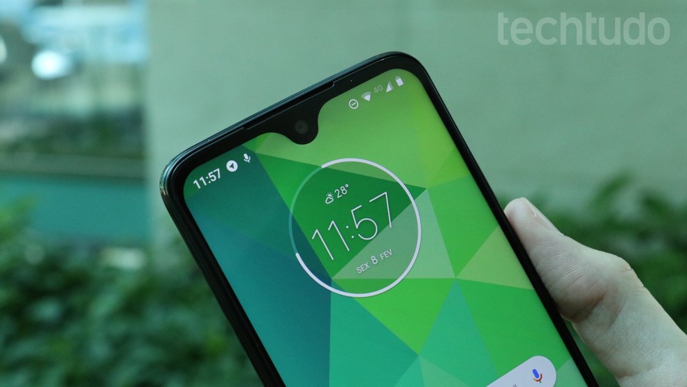 Moto G7 tem Android 9 (Pie) de fábrica — Foto: Thássius Veloso / TechTudo