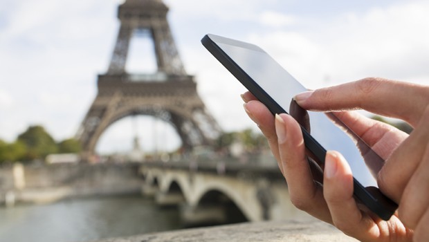 viagem, paris, smartphone, celular (Foto: Thinkstock)