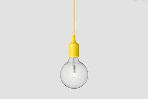 Luminária E27, de silicone e corda de PVC, 4 x 0,125 m de diâm., design Mattias Stahlbom para Muuto, na LZ Studio, preço sob consulta