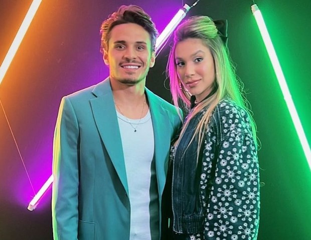 Raphael Veiga e Bruna Santana (Foto: Instagram)