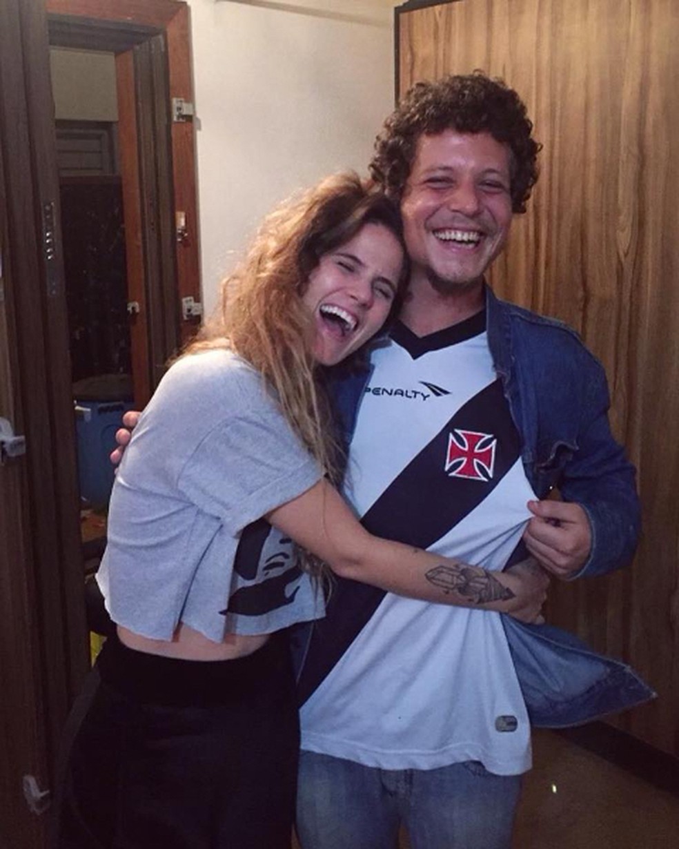 Ana Cañas com Chico Chico na gravação do álbum que sai em 9 de novembro — Foto: Reprodução / Site oficial Ana Cañas