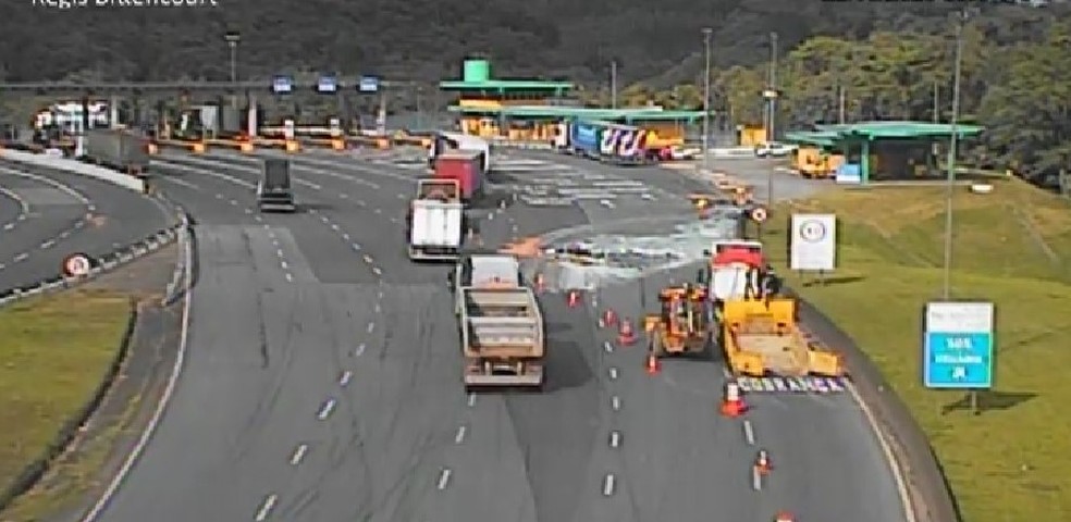 Acidentes Causam Interdicoes Em Diferentes Trechos Da Rodovia Regis Bittencourt Em Sp Santos E Regiao G1