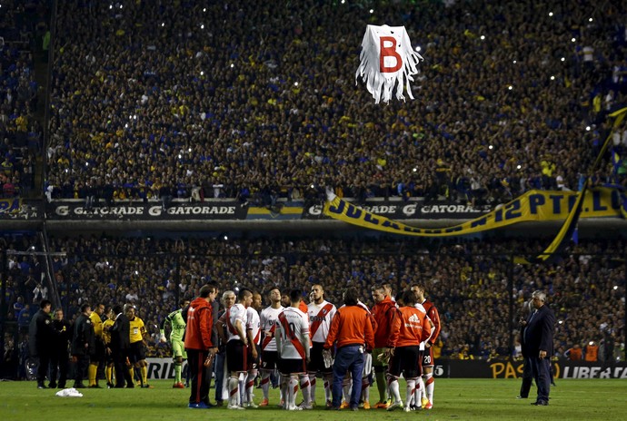 Por fogos de artifício contra o Boca Juniors, River Plate é punido