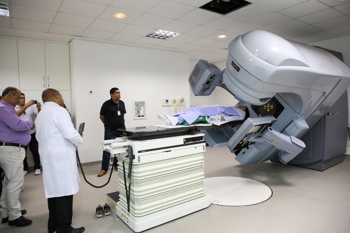 Nova máquina reduz tempo de radioterapia em um mês e torna tratamento mais eficaz no Ceará