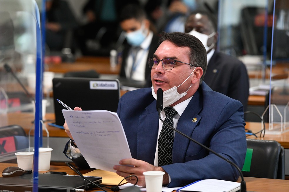 Senador FLávio Bolsonaro (Patriota), durante sessão da CPI da Covid — Foto:  Jefferson Rudy/Agência Senado