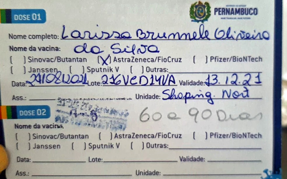 A adolescente Larissa Brunnele foi vacinada com imunizante não autorizado pela Anvisa para menores de idade — Foto: Reprodução/WhatsApp