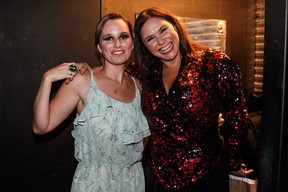 Mariana Belém e a mãe, Fafá de Belém, em bastidores de show em São Paulo (Foto: Manuela Scarpa/ Foto Rio News)