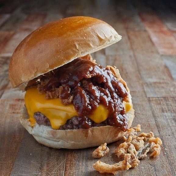 'Crispy Burger', receita do Holy Burger criada para o Burger Fest (Foto: Reprodução/ Instagram)