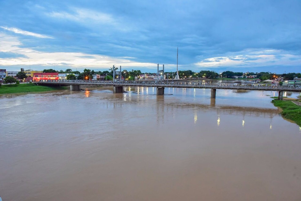 Rio Acre ultapassou cota de alerta na manhã deste sábado (13) (Foto: Fagner Delgado/Decom)
