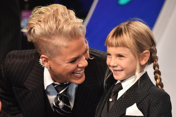 A cantora Pink com a filha Willow (Foto: Getty Images)