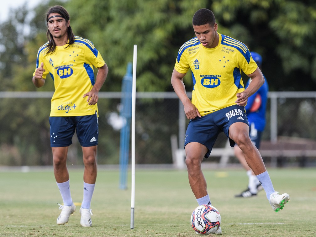 Riquelmo e Paulo vão jogar Copinha pelo Cruzeiro — Foto: Gustavo Aleixo