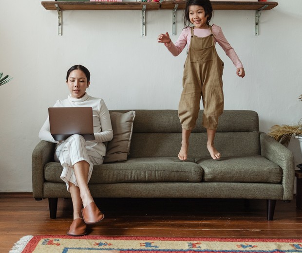 Mães conseguem na Justiça direito a home office em meio à pandemia (Foto: Pexels)