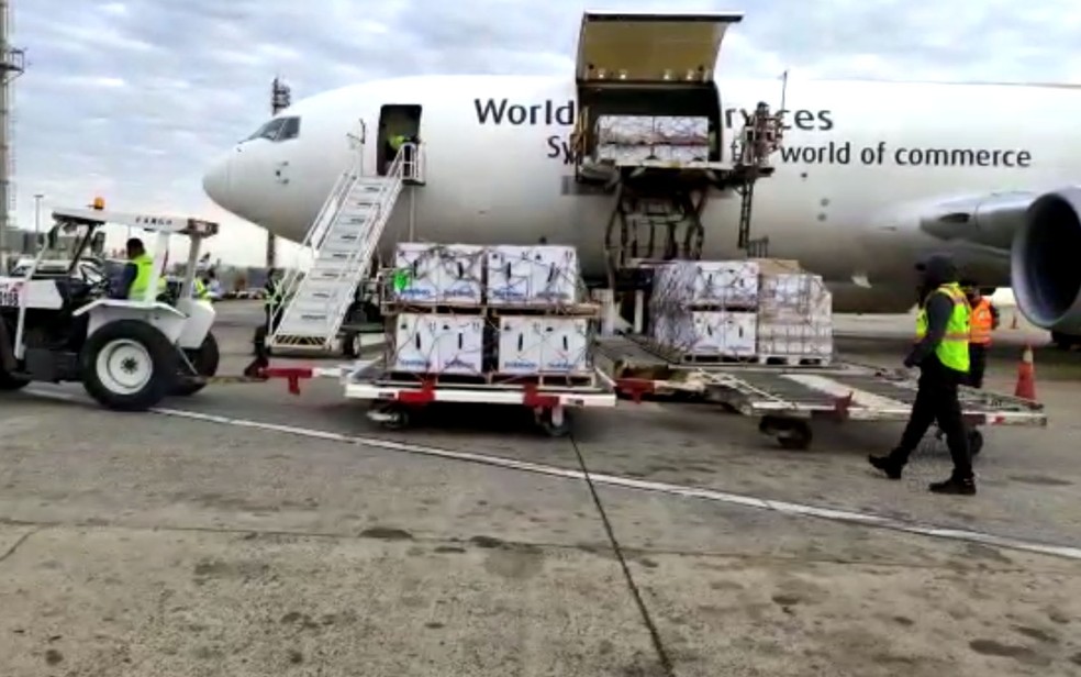 Remessa com 1.053.000 doses da vacina da Pfizer contra Covid-19 chega ao Brasil por Viracopos em 8 de agosto — Foto: UPS/ALF TV VCP 
