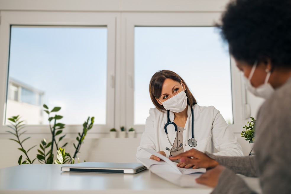 Realizar consultas médicas periodicamente é fundamental — Foto: Getty Images