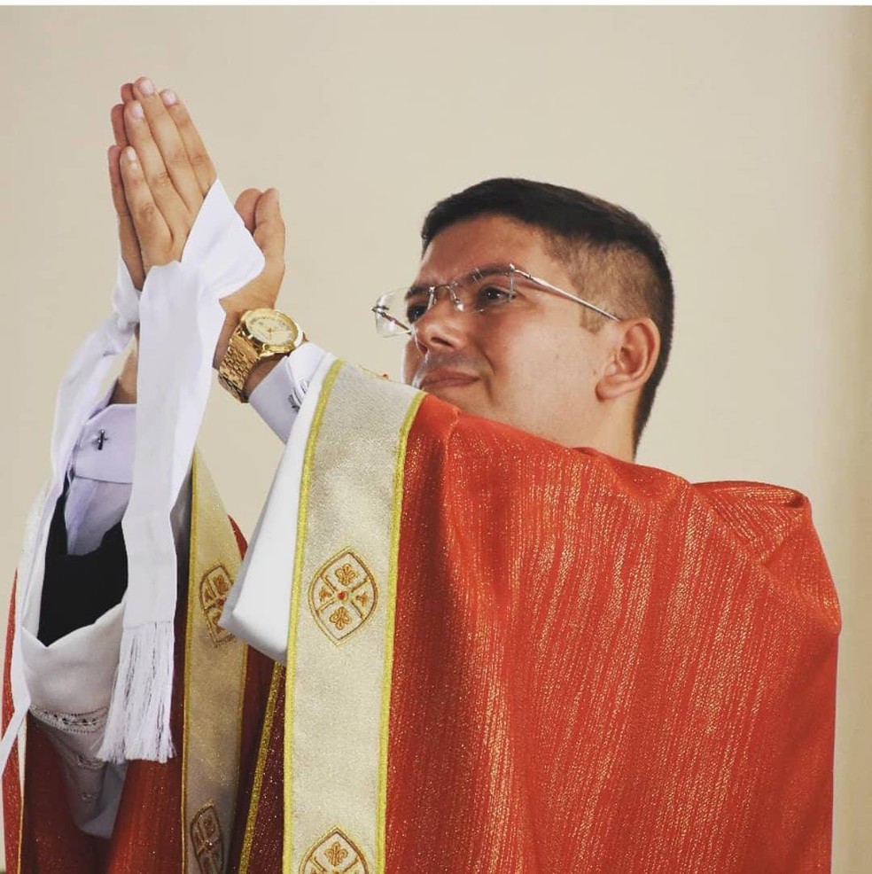 Não teria outro sentido na minha vida se não fosse o sacerdócio, amo a  vocação que Deus me deu', diz padre Luciano da Diocese de Caruaru | Caruaru  e Região | G1