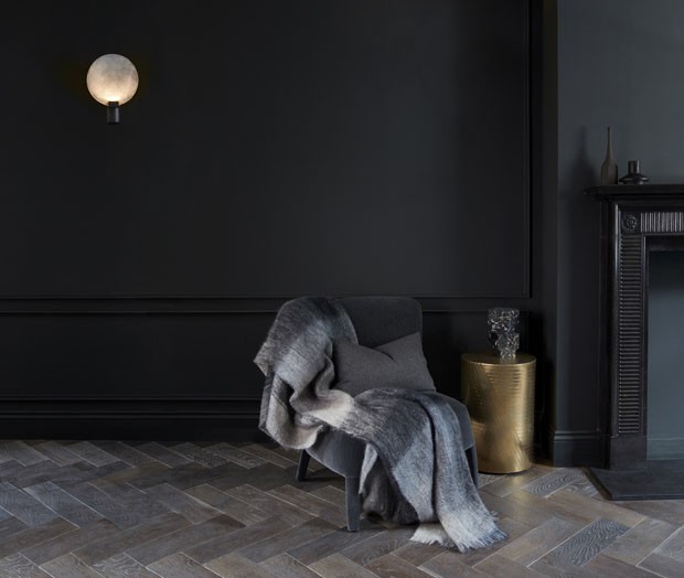 Uma casa dark e minimalista em Londres (Foto: Graham Atkins Hughes/ divulgação)