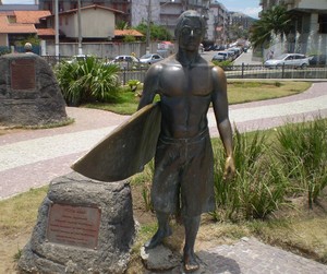 Estátua de Victor Ribas, em cabo frio (Foto: Divulgação)
