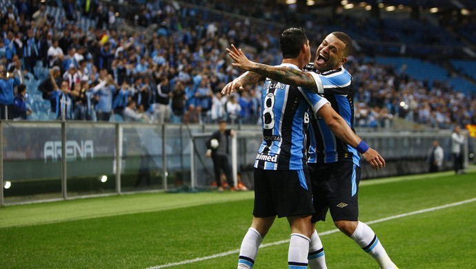 Giuliano destaca versatilidade do Grêmio: Não temos posições fixas