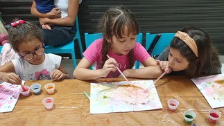 A programação infantil reúne oito atividades lúdicas, entre elas, desenhos com bolhas de sabão, desvendar enigmas no museu e contação de histórias. — Foto: Divulgação